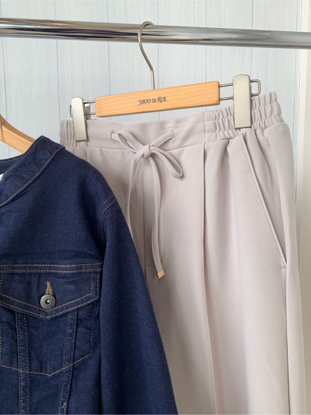 misaさんの「SHOO･LA･RUE｜【SHOO・LA・RUE DENIM/S-LL/高レビュー】大人のための ノーカラーデニムジャケット」を使ったコーディネート