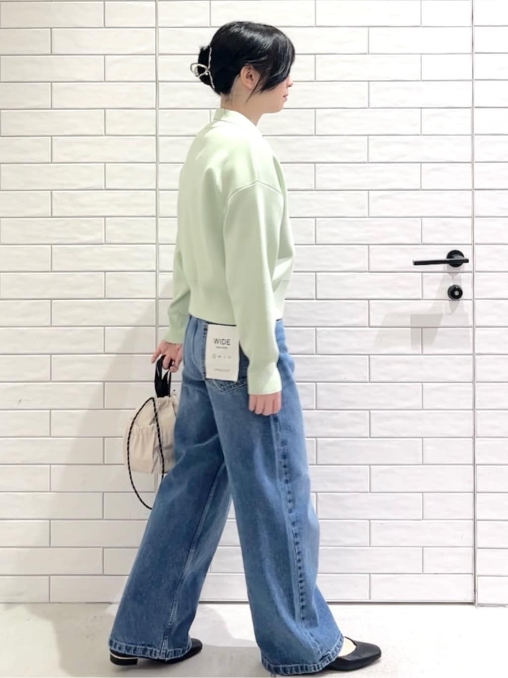 しおりさんの「OPAQUE.CLIP｜ハーフZIP刺繍ロゴニット【洗濯機OK】」を使ったコーディネート
