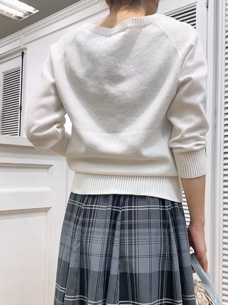 Hamaさんの「Dessin｜【洗える】コットンVネックニット」を使ったコーディネート