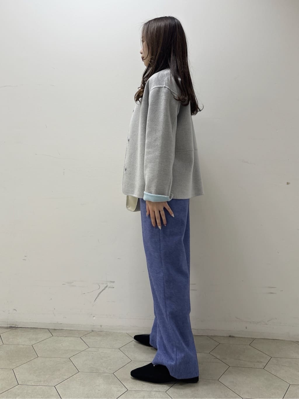 kahoさんの「INDIVI｜【配色デザイン／ショート丈】ウールリバー ノーカラーコート」を使ったコーディネート