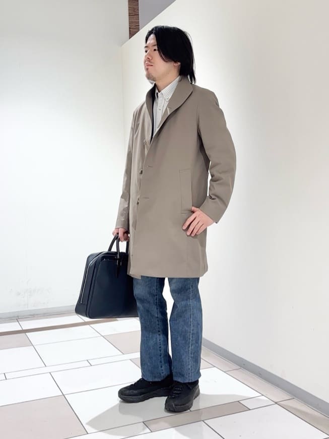 及川さんの「TAKEO KIKUCHI｜撥水ツイル スタンドカラー コート」を使ったコーディネート