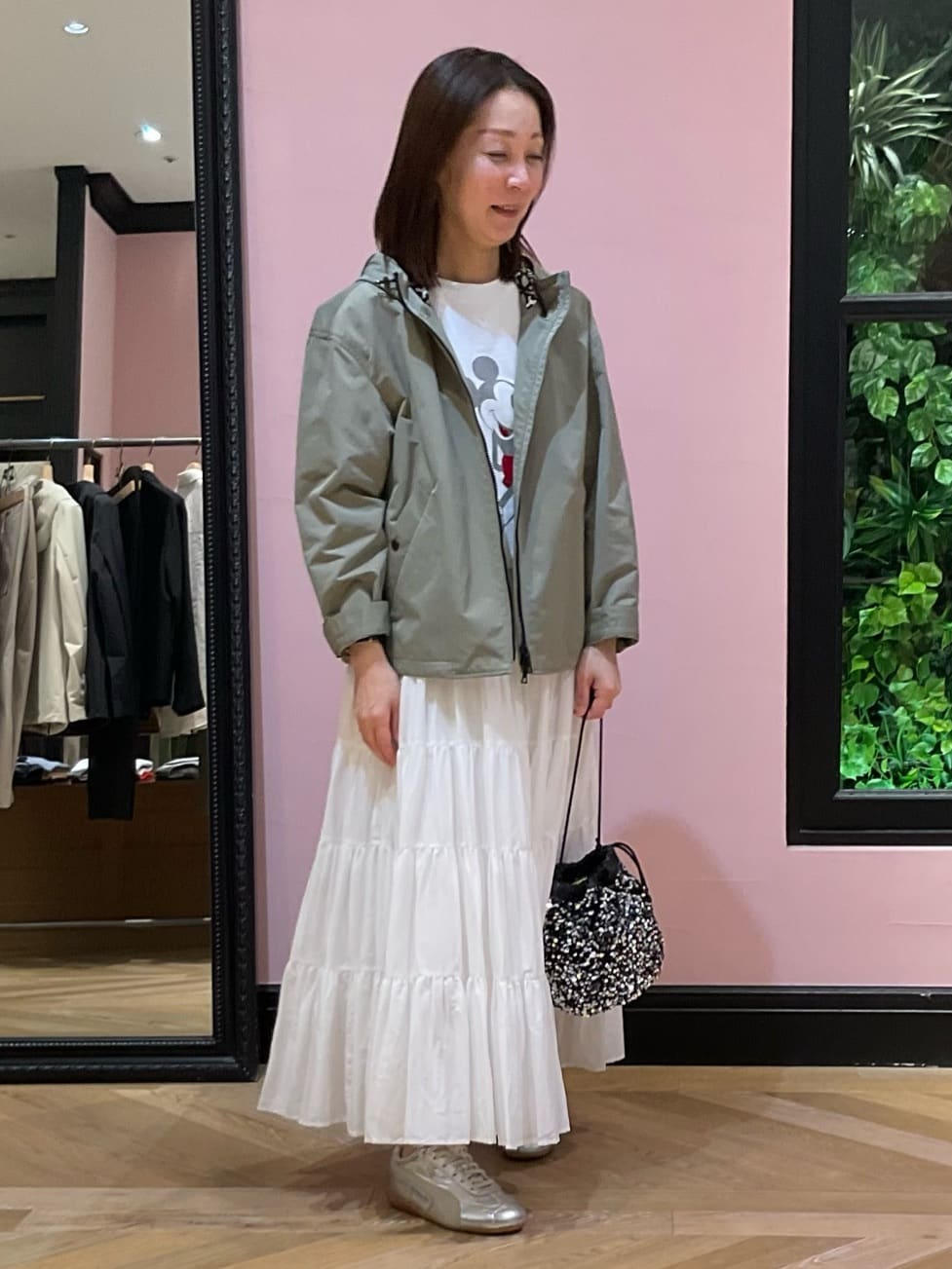 Hiwatashiさんの「DRESSTERIOR｜【ウォッシャブル/撥水素材】撥水ツイル マウンテンパーカー」を使ったコーディネート