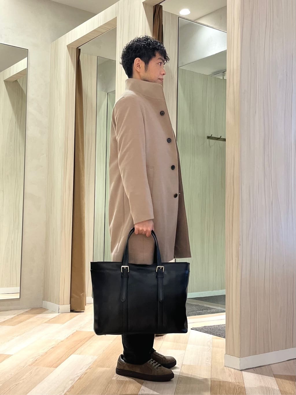 URAさんの「TAKEO KIKUCHI｜【ウールカシミヤブレンド】ビーバー調 スタンドカラー コート」を使ったコーディネート