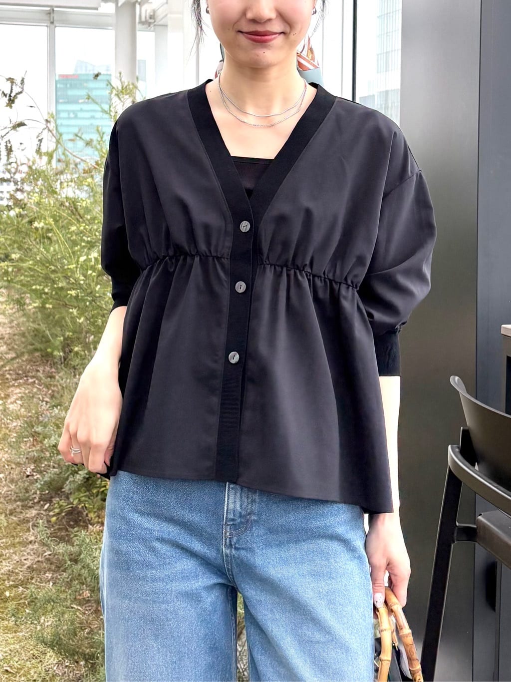sachikoさんの「OPAQUE.CLIP｜ブラウス風Vネックカーディガン【洗濯機OK】」を使ったコーディネート