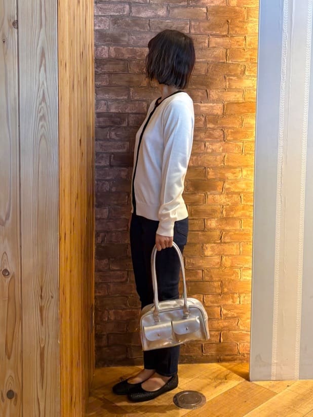 mieさんの「SHOO･LA･RUE｜【SHOO・LA・RUE DENIM】毎日使いたくなる ストレッチデニムスキニーパンツ」を使ったコーディネート