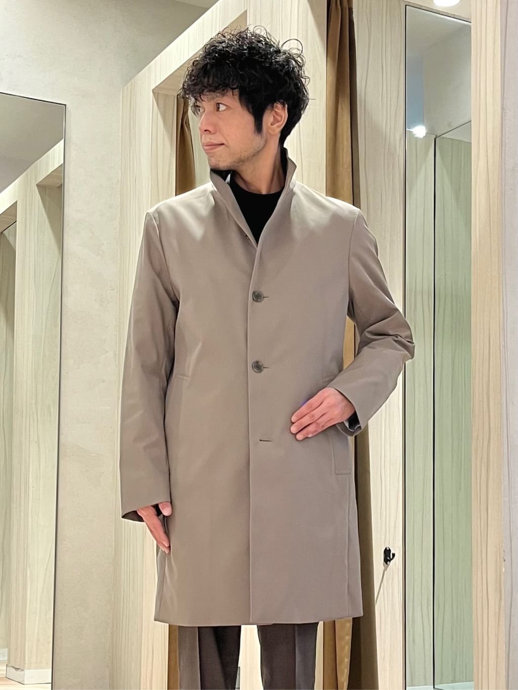 URAさんの「TAKEO KIKUCHI｜撥水ツイル スタンドカラー コート」を使ったコーディネート