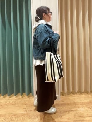 タガさんの「SHOO･LA･RUE｜【綿100％/S-LL/プチプラ】選べる3柄 プリントアソートロンT」を使ったコーディネート