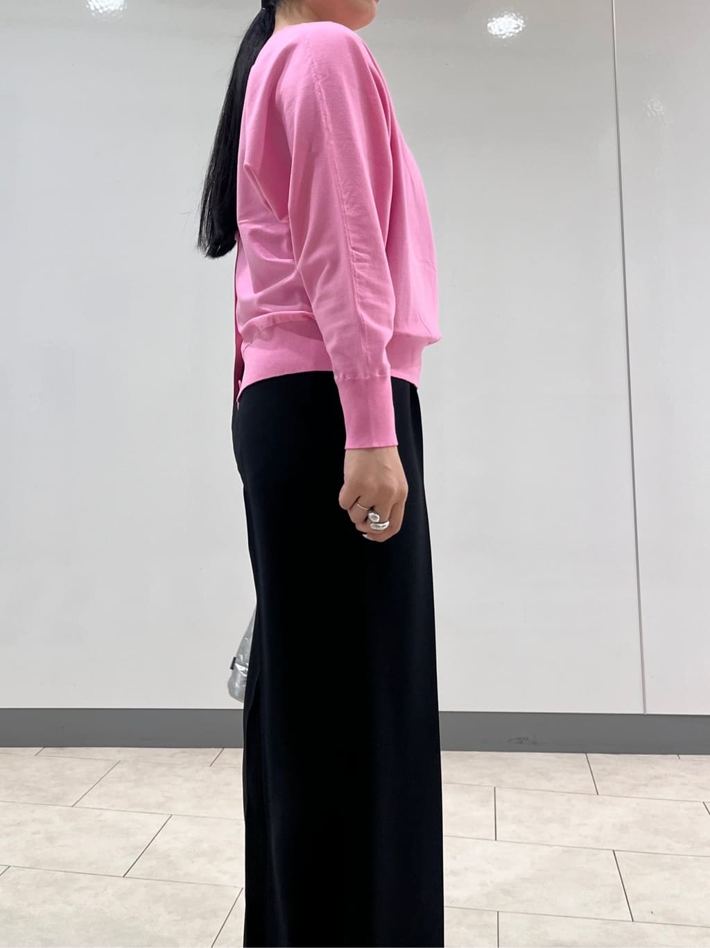 hasuさんの「INDIVI｜【洗える／UVケア／SETUP可】着る日傘ワイドパンツ」を使ったコーディネート
