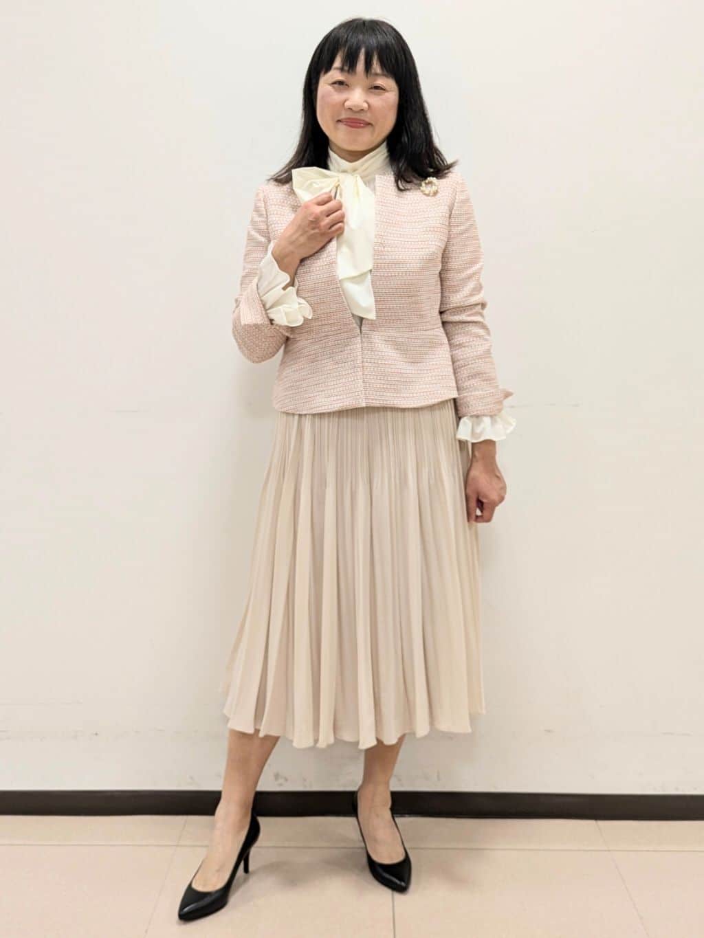 ともさんの「UNTITLED｜◆【ウエストゴム/セレモニー】デシン プリーツスカート」を使ったコーディネート