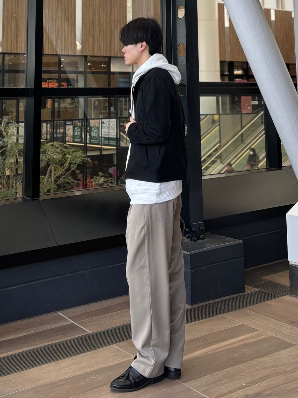 うらしーさんの「THE SHOP TK｜【さりげない表情が、品よく映える。】ふくれジャカードパーカ」を使ったコーディネート