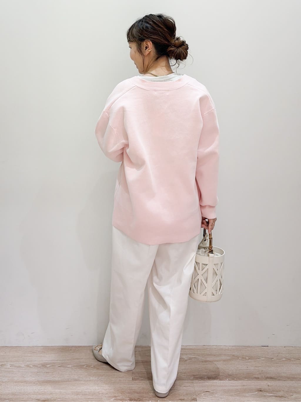 risayanさんの「OPAQUE.CLIP｜リラクシーロゴプリントTシャツ【洗濯機OK】」を使ったコーディネート