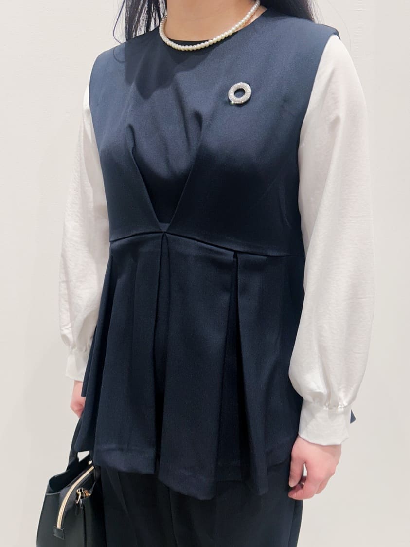 seinaさんの「grove｜【マシンウォッシュ/防シワ】袖ドッキングペプラムブラウス【着回しカセット】」を使ったコーディネート