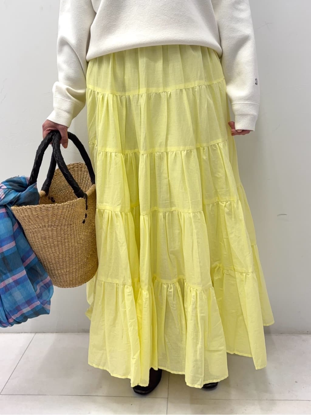 Nishijimaさんの「DRESSTERIOR｜◆ウォッシャブルコットンカシミヤプルオーバーニット」を使ったコーディネート