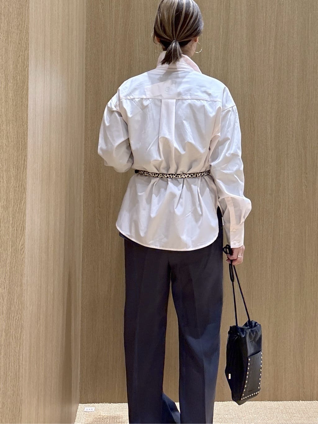 たけねぇさんの「OPAQUE.CLIP｜ロゴプリントロングTシャツ【洗濯機OK】」を使ったコーディネート