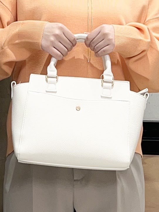 かのさんの「THE SHOP TK｜【S-XLサイズ/上品見えが叶う】Vネックニット/洗濯機OK」を使ったコーディネート
