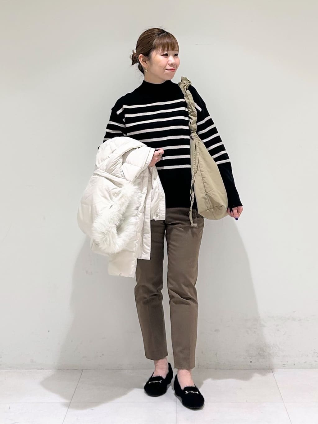 tsuyuさんの「INDIVI｜【名品／撥水／抗菌防臭】ショート丈リサイクルダウンコート」を使ったコーディネート