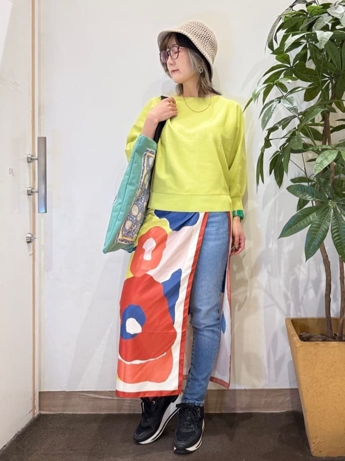 misakiさんの「SHOO･LA･RUE｜【SHOO・LA・RUE DENIM】毎日使いたくなる ストレッチデニムスキニーパンツ」を使ったコーディネート