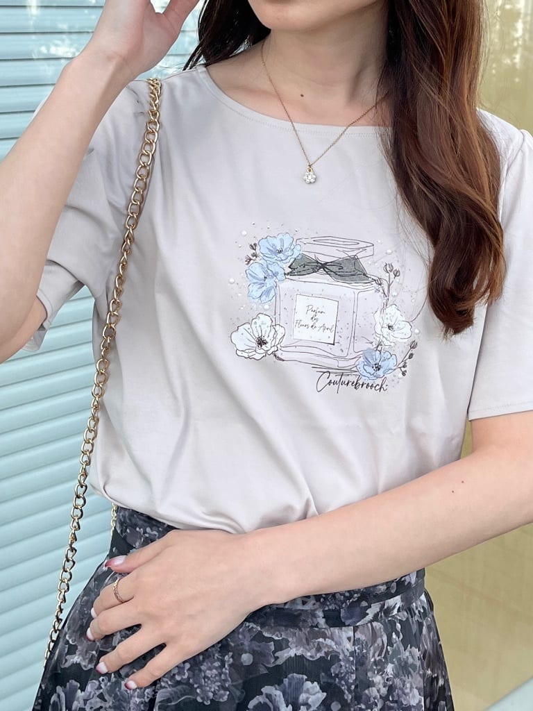 はばさんの「Couture brooch｜【接触冷感・UVカット】パフュームプリントTシャツ」を使ったコーディネート