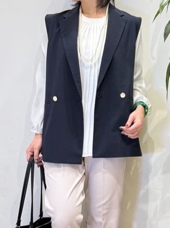 misakiさんの「SHOO･LA･RUE｜【セットアップ可/S-LL/洗濯機可】サッと羽織ってこなれ見え ダブルブレストジレ」を使ったコーディネート