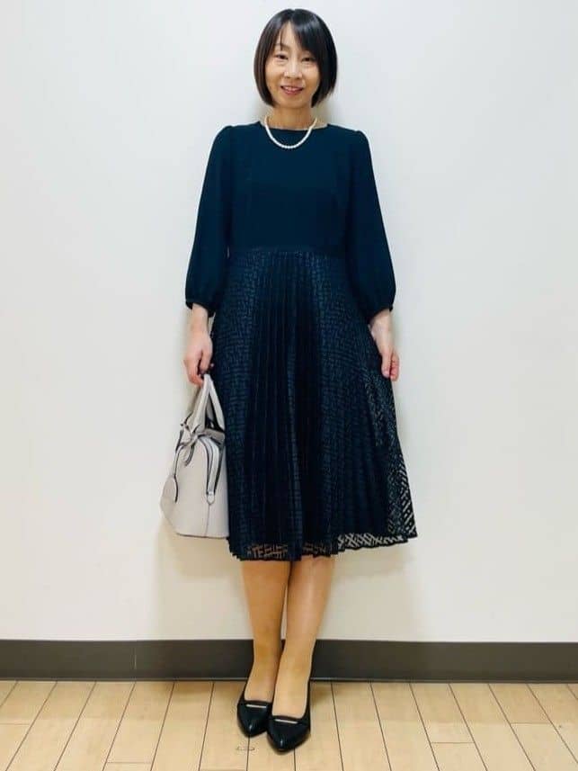 Riiさんの「Reflect｜【SS-4Lサイズ】シフォン&times;幾何柄レースプリーツワンピース」を使ったコーディネート