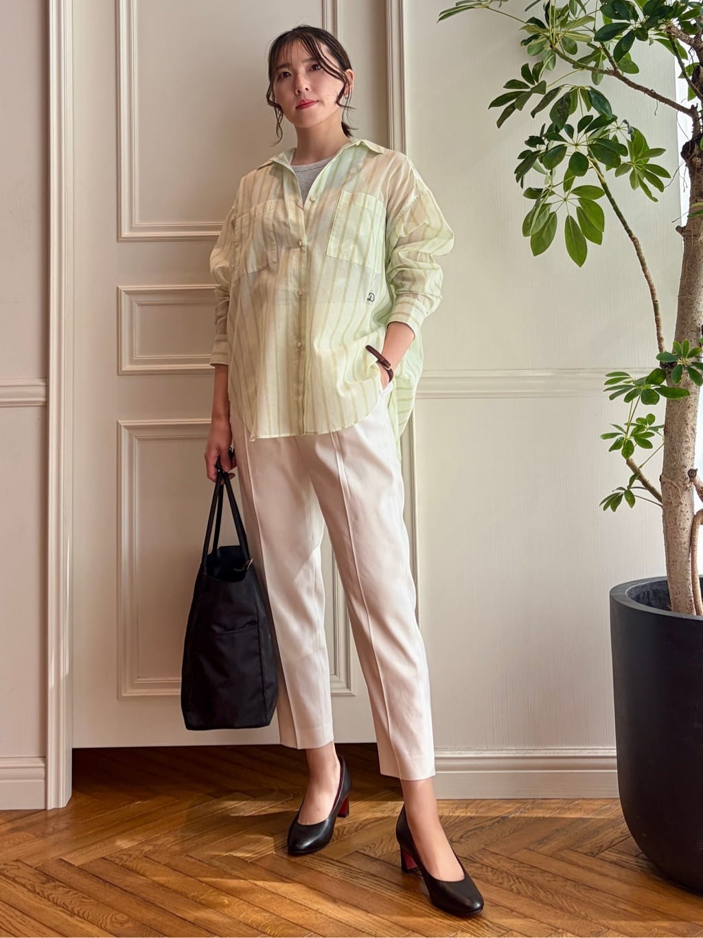 nakaoさんの「DRESSTERIOR｜シアー ストライプシャツ」を使ったコーディネート