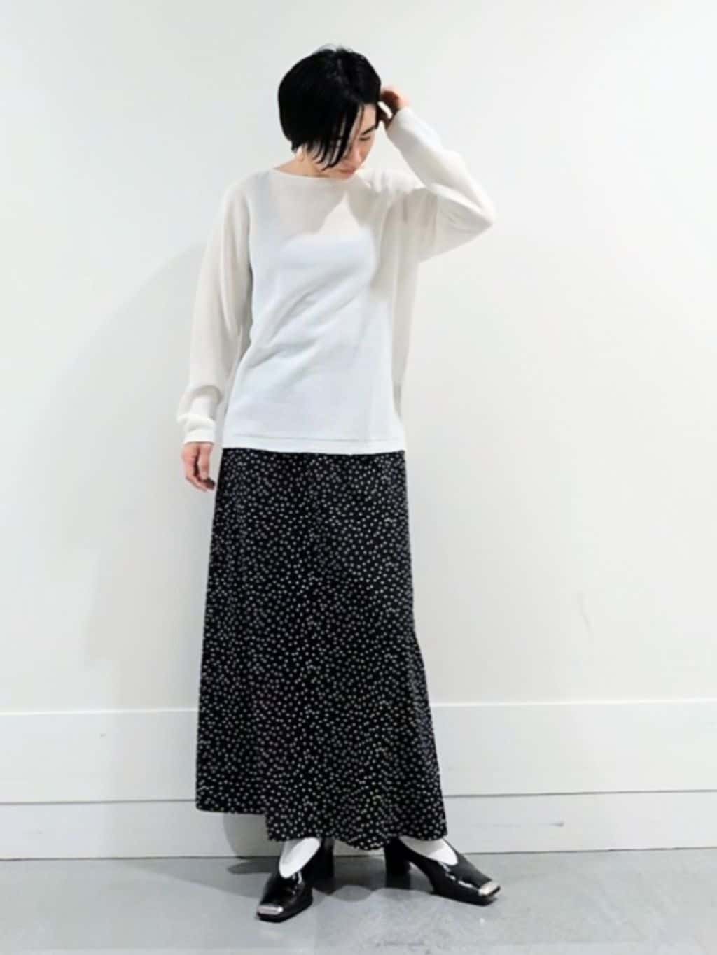 ミズタさんの「UNTITLED｜【古畑星夏さん着用/8色展開/程よい透け感】ドライタッチボートネックニット」を使ったコーディネート