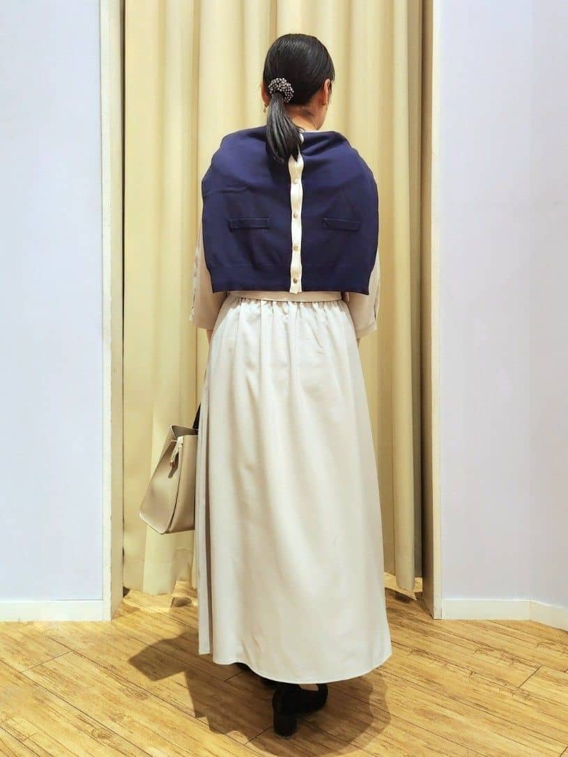 くまさんの「SHOO･LA･RUE｜【洗濯機可/接触冷感/UV】ONOFF使える ウエストタックワンピース」を使ったコーディネート