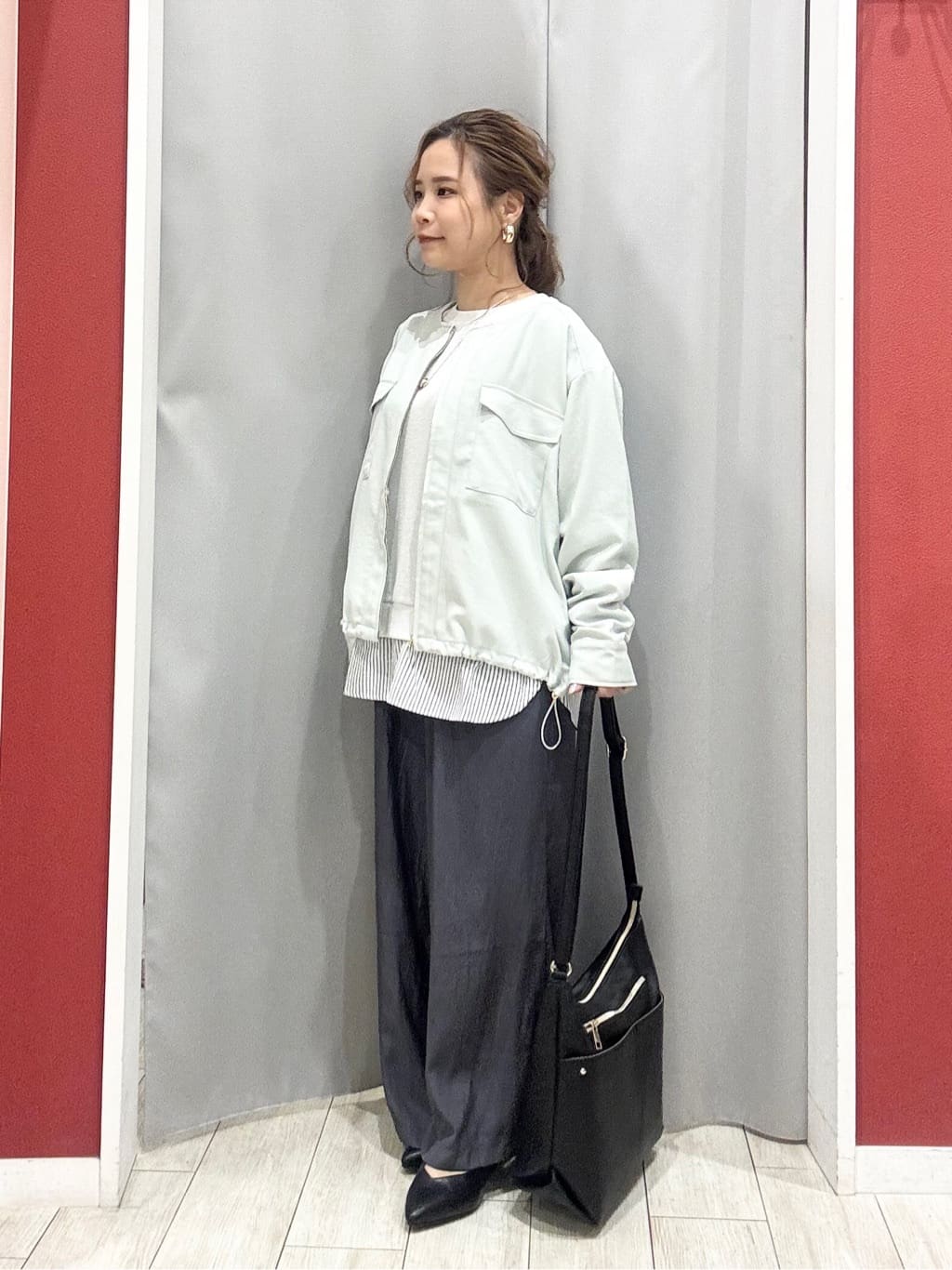 shioさんの「SHOO･LA･RUE｜【S-LL】サッと羽織れてきれい見え　フラップポケット ノーカラーブルゾン」を使ったコーディネート