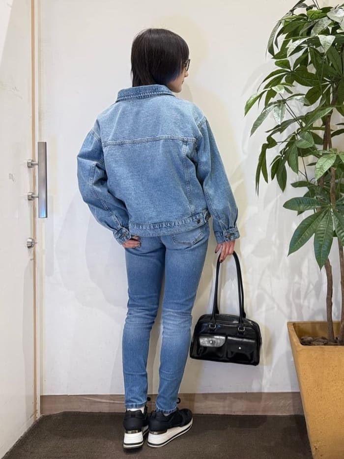 misakiさんの「SHOO･LA･RUE｜【SHOO・LA・RUE DENIM】羽織るだけでこなれる　オーバーサイズデニムジャケット」を使ったコーディネート