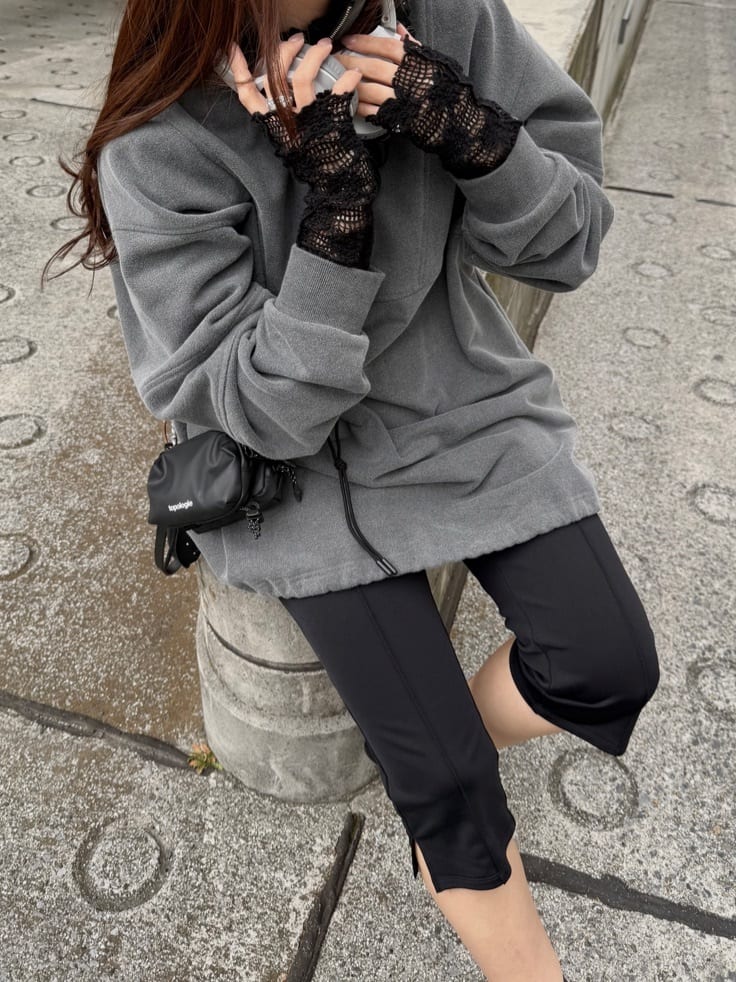 kanamiさんの「CODE A｜cropped leggings pants」を使ったコーディネート