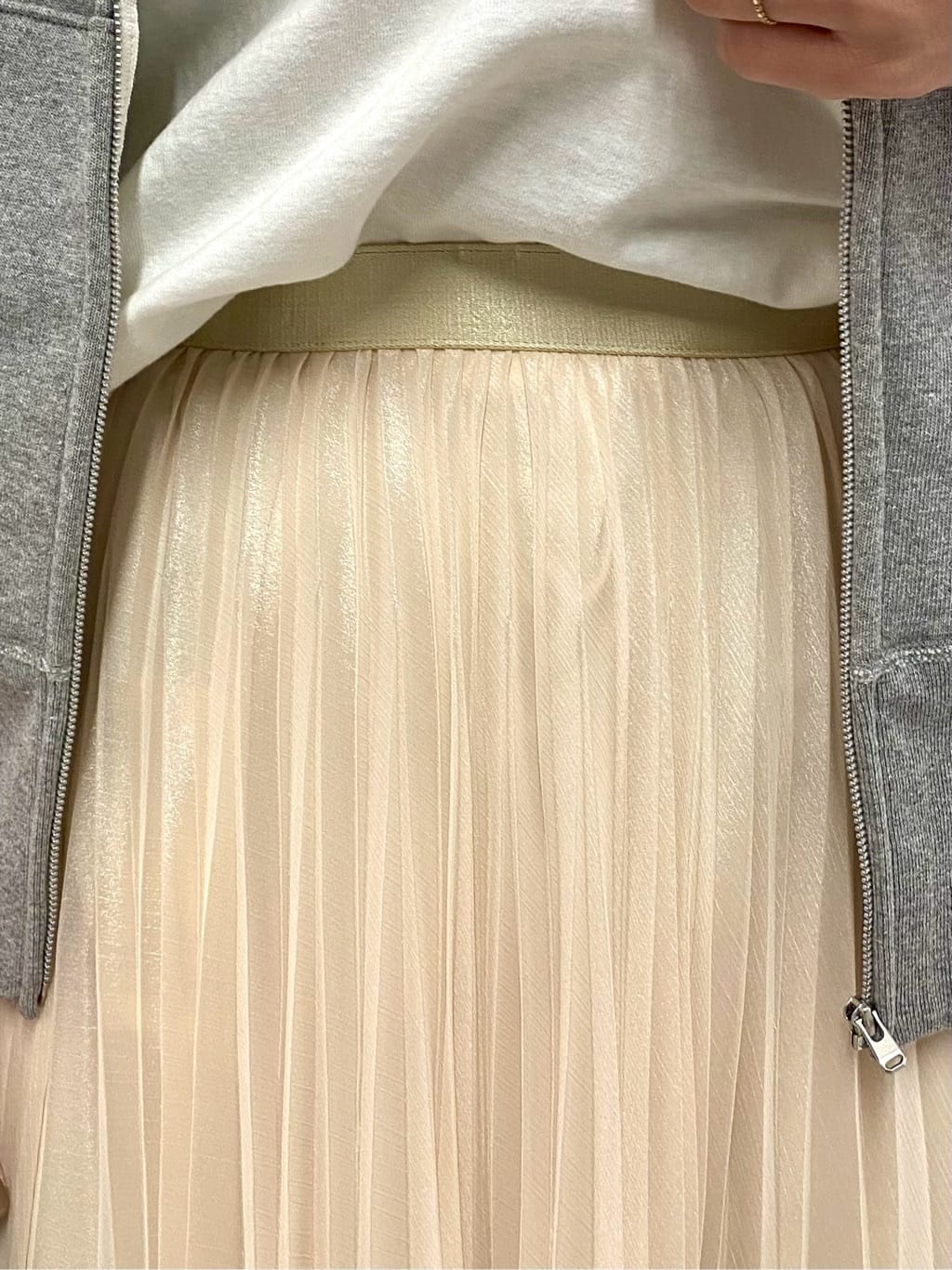 Sawaguchiさんの「DRESSTERIOR｜デキシー吊裏毛ジップアップパーカ」を使ったコーディネート