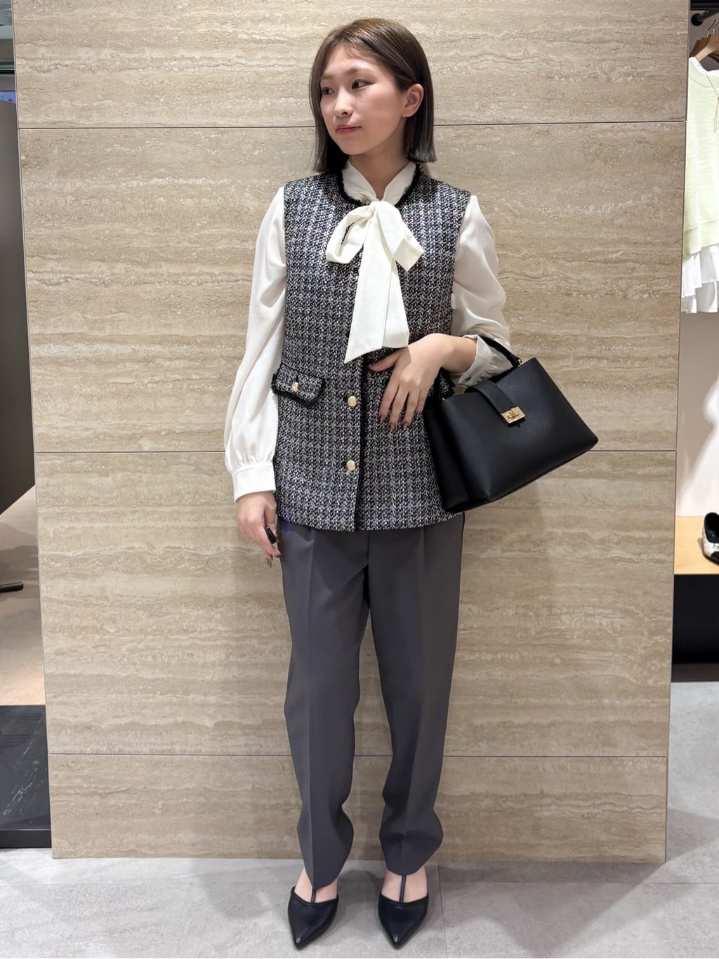 ふうかさんの「index｜ファンシーツイードペプラムジレ【洗える】」を使ったコーディネート