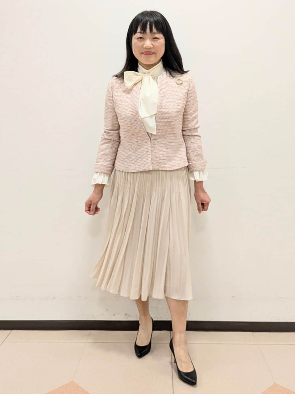 ともさんの「UNTITLED｜◆【ウエストゴム/セレモニー】デシン プリーツスカート」を使ったコーディネート