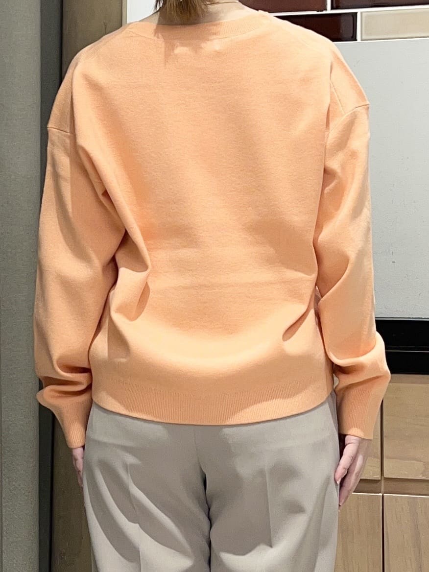 かのさんの「THE SHOP TK｜【S-XLサイズ/上品見えが叶う】Vネックニット/洗濯機OK」を使ったコーディネート