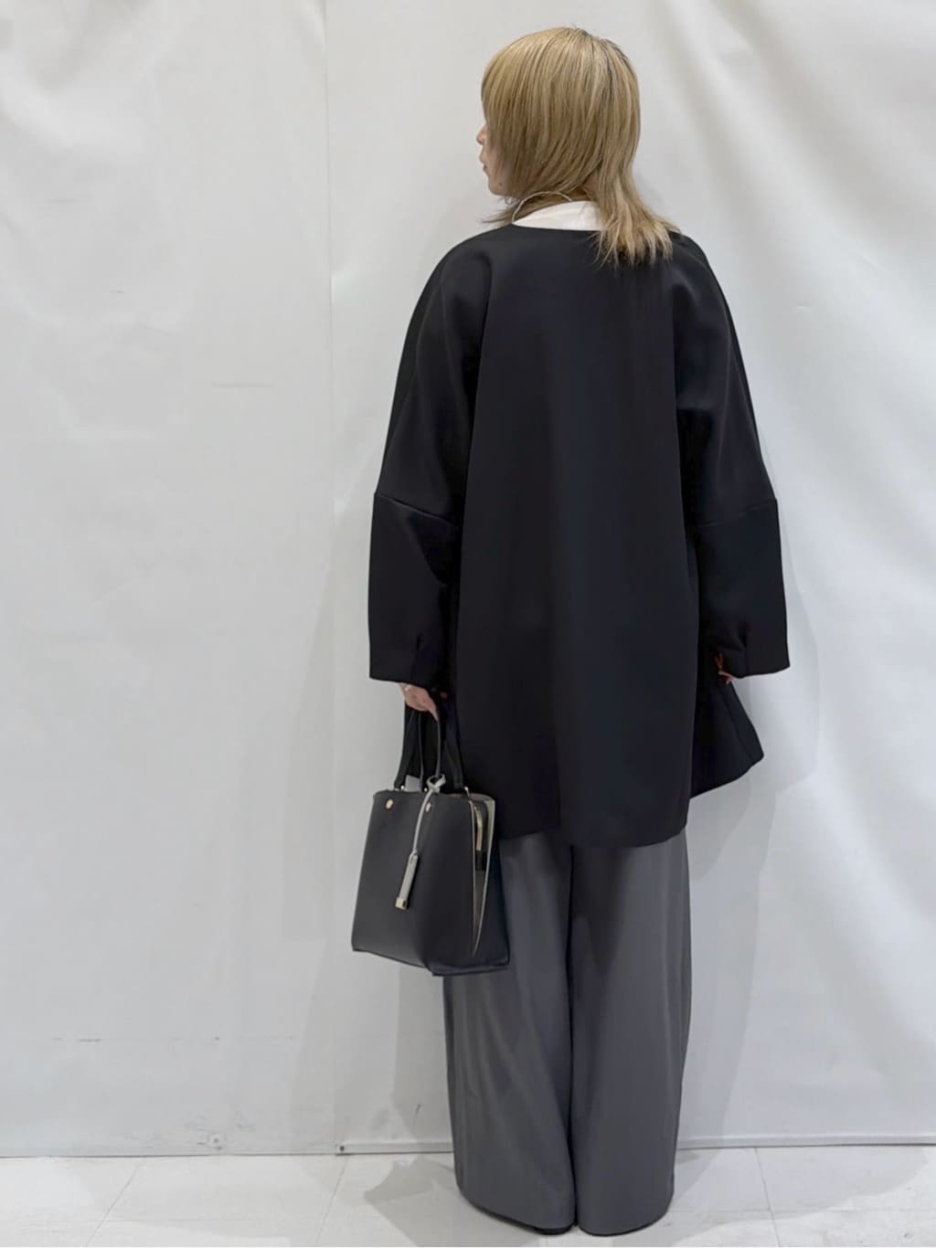 かんなさんの「OPAQUE.CLIP｜フォルムスリーブミドルコート【洗濯機OK】」を使ったコーディネート