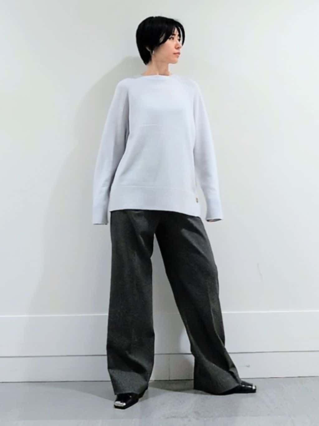 ミズタさんの「UNTITLED｜【重ね着もおすすめ/洗える】ウールカシミヤ クルーネックニット」を使ったコーディネート