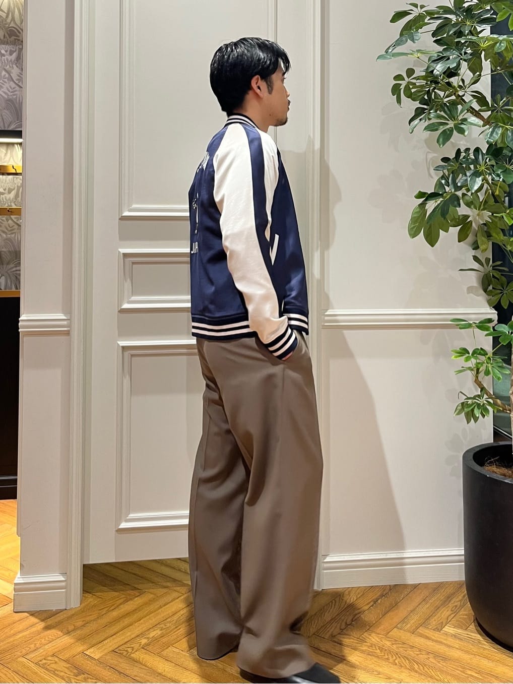 Tokuさんの「DRESSTERIOR｜【MonoMax4月号掲載】ピストルラビット スカジャン」を使ったコーディネート