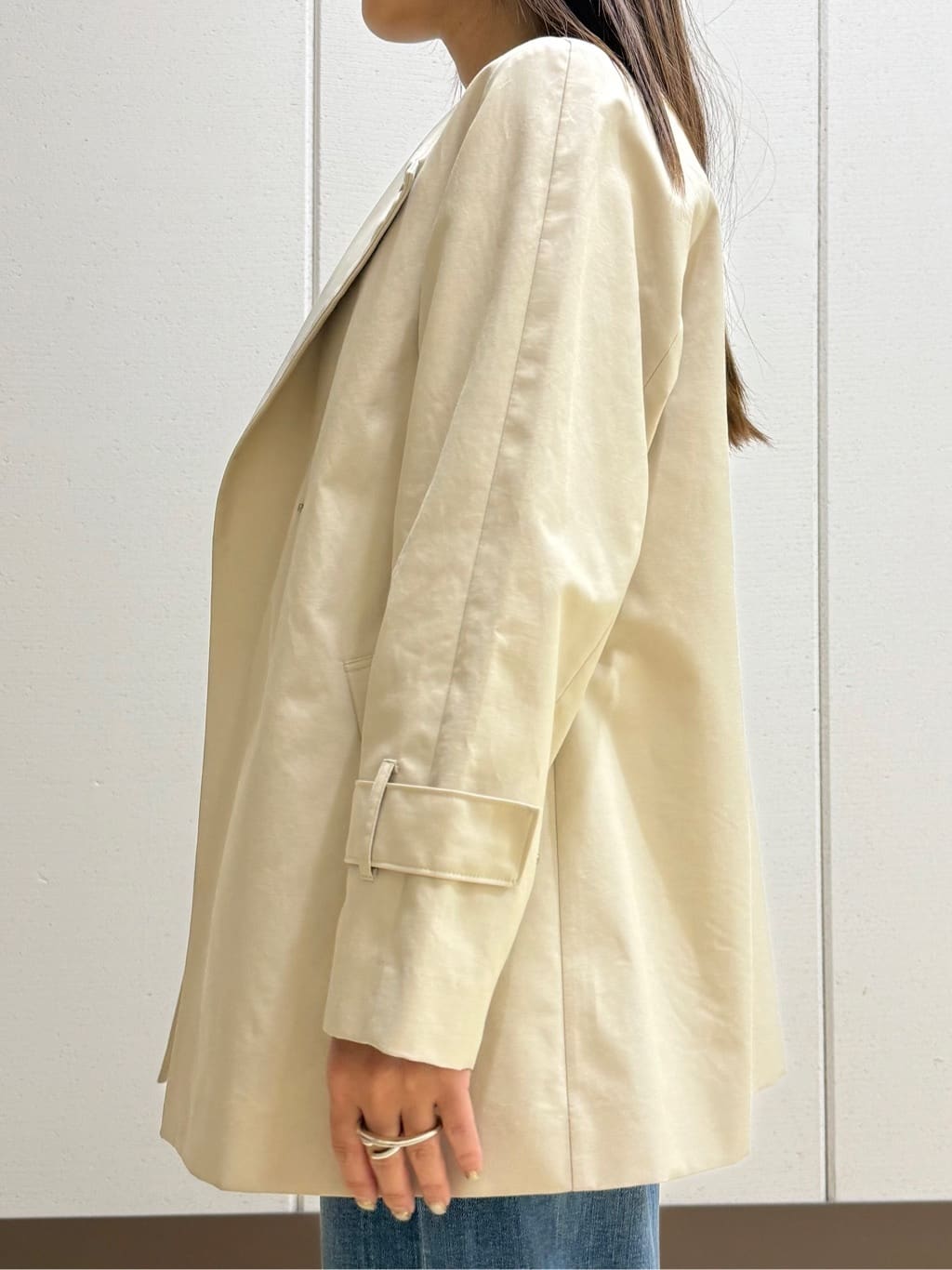 mamiさんの「INDIVI｜【洗える／レイヤードにおすすめ】シャーリングレース ロングTシャツ」を使ったコーディネート