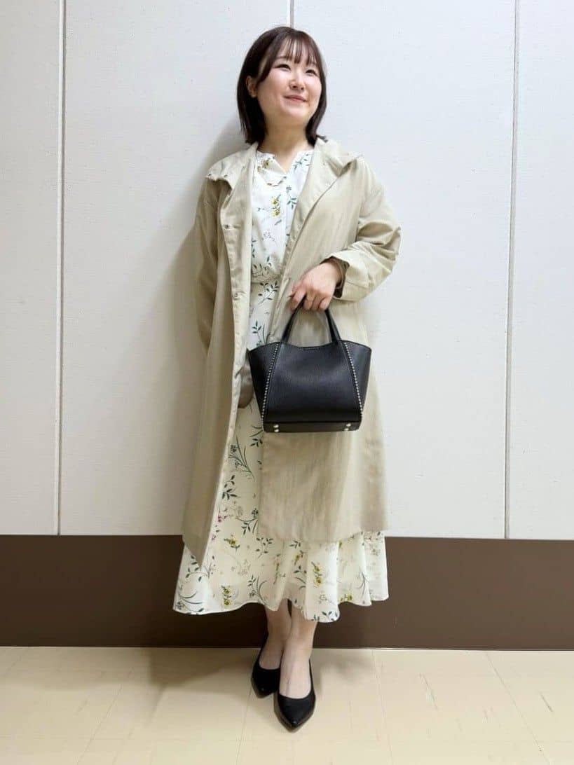 Rikoさんの「INDIVI｜【撥水／軽量】ミニマル スタンドカラーコート」を使ったコーディネート
