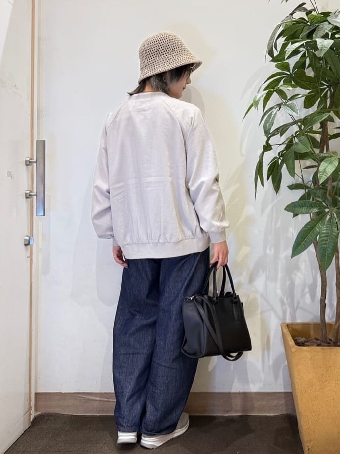 misakiさんの「SHOO･LA･RUE｜【SHOO・LA・RUE DENIM/高レビュー】ゆるっと決まる こなれカーブデニムパンツ」を使ったコーディネート