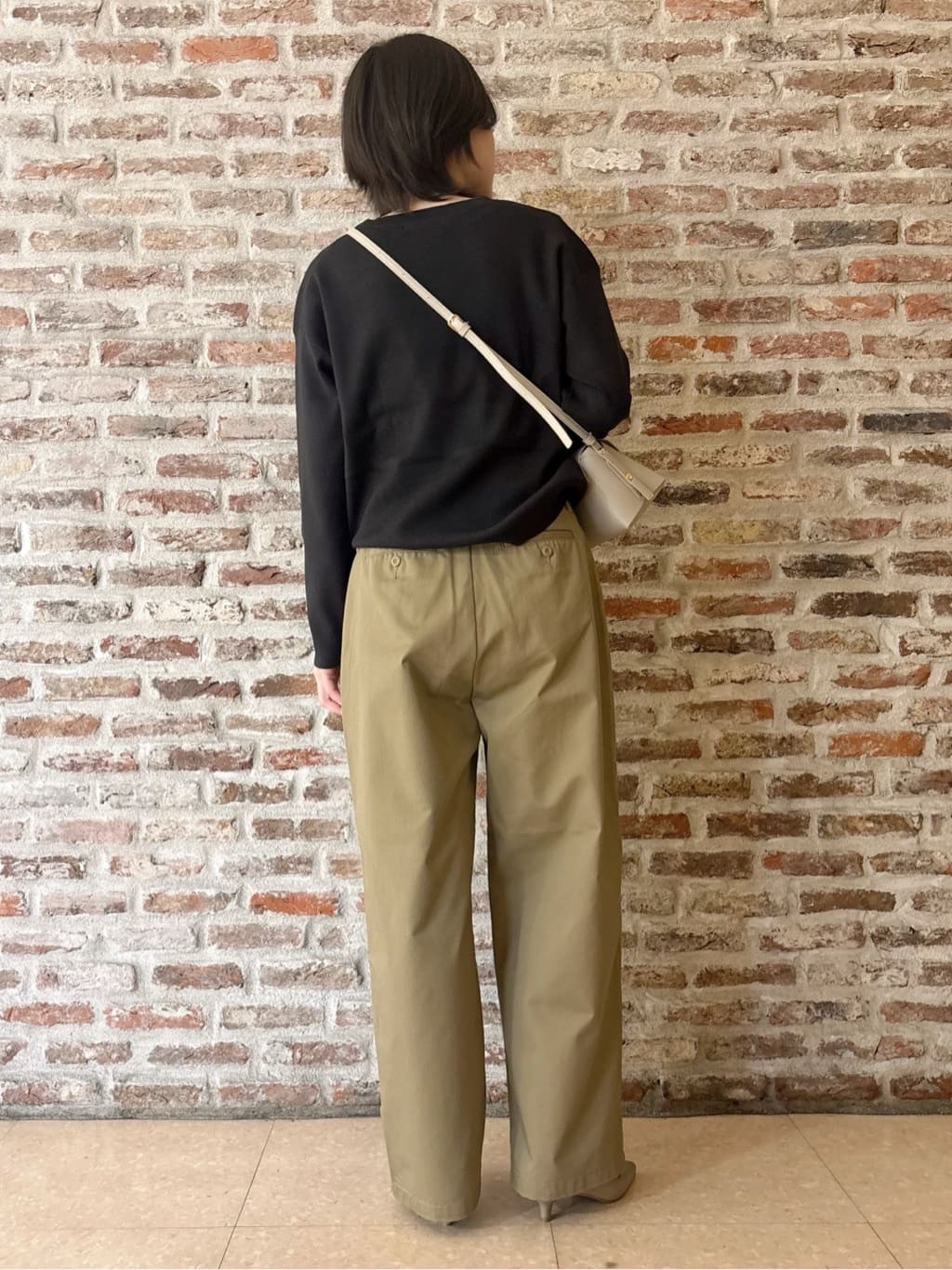 しばさんの「THE SHOP TK｜【S-XLサイズ/上品見えが叶う】Vネックニット/洗濯機OK」を使ったコーディネート