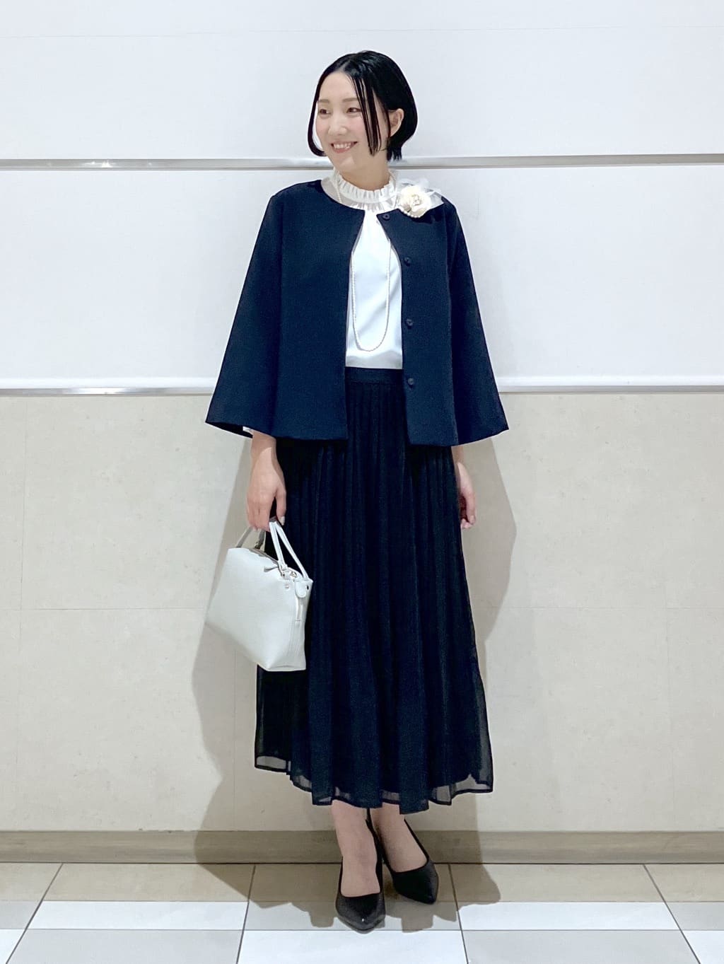 eriko さんの「Dessin｜【洗える】フリルネックジョーゼットブラウス」を使ったコーディネート