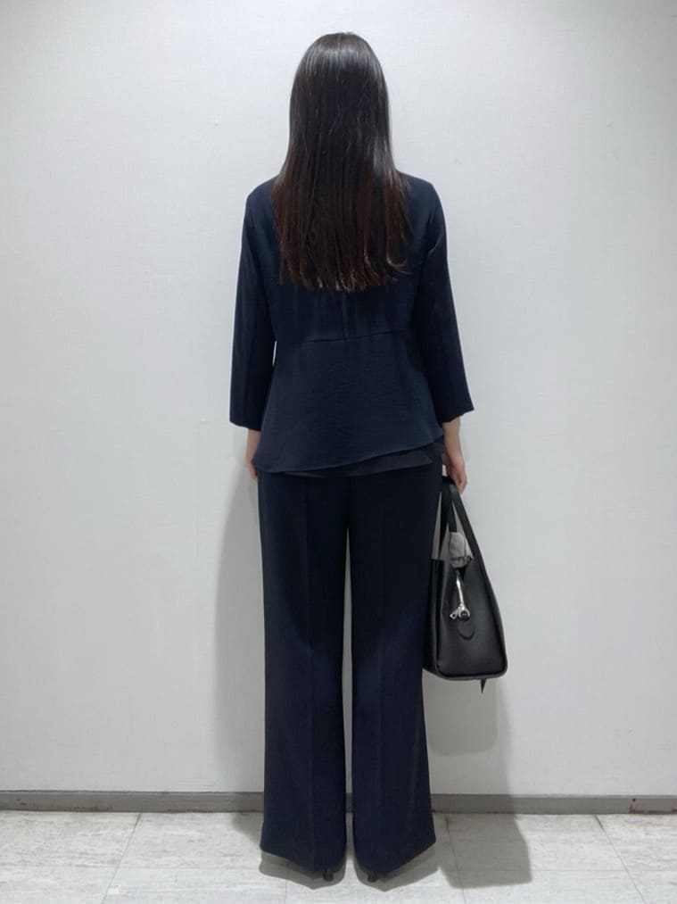 meiさんの「INDIVI｜【洗える／UVケア／SETUP可】着る日傘ペプラムブラウス」を使ったコーディネート