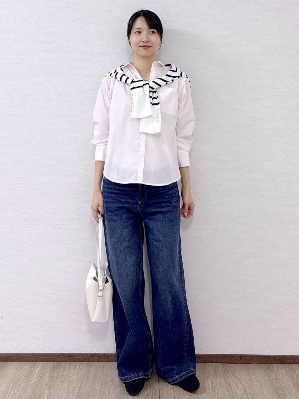 sachikoさんの「OPAQUE.CLIP｜金ボタン使いリラクシーニット【洗濯機OK】」を使ったコーディネート
