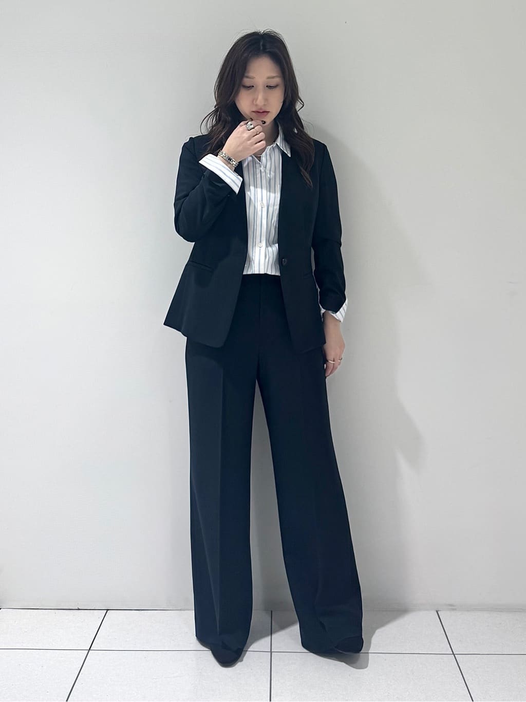 そんさんの「INDIVI｜【定番スーツ／UVケア／洗える】ウール調ノーカラージャケット」を使ったコーディネート