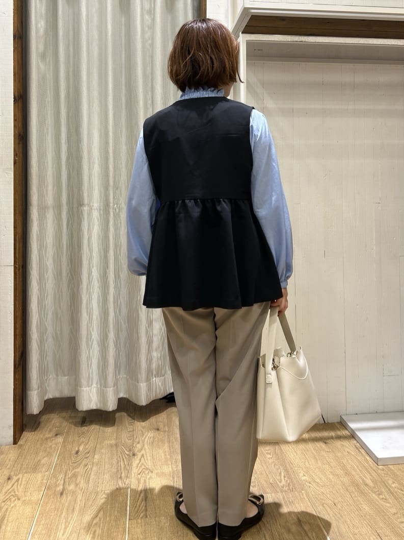 ga_riさんの「THE SHOP TK｜【通勤・きちんと見えに】ダブルクロス ペプラムジレ/セットアップ可」を使ったコーディネート