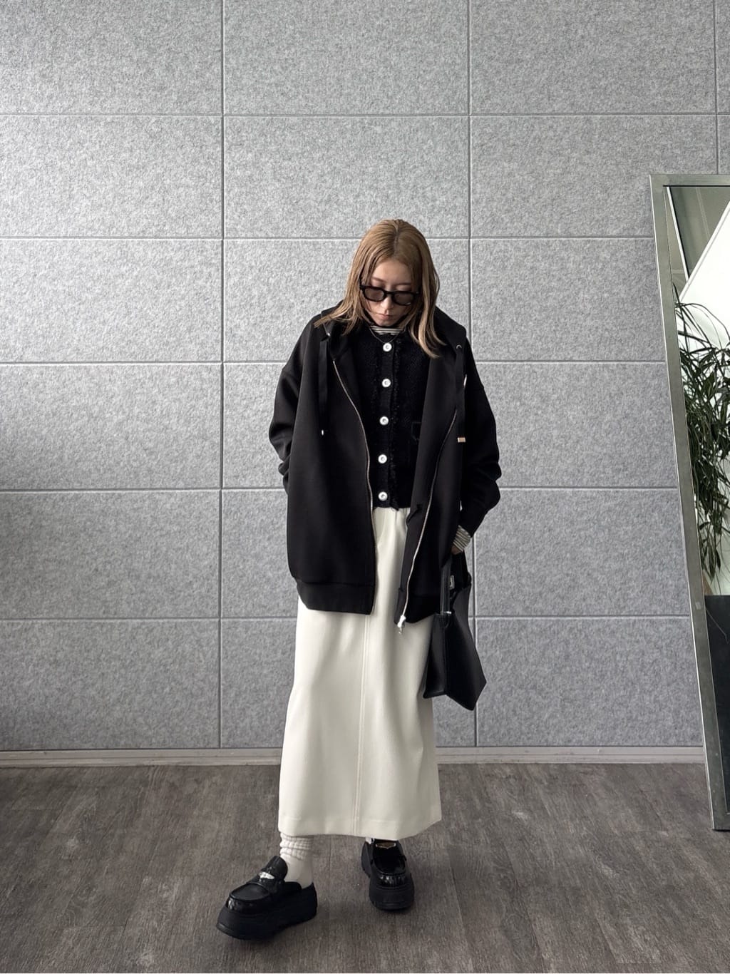 kotakiさんの「INDIVI｜エアーダンボールパーカー」を使ったコーディネート