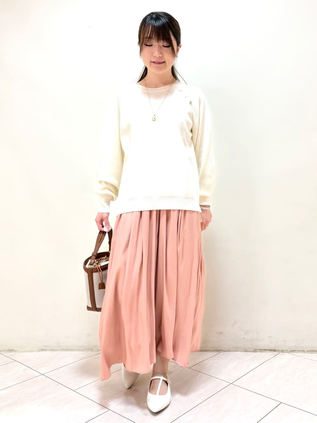 mikiさんの「Reflect｜【ゆったり着られる◎】ラグランスリーブニット」を使ったコーディネート