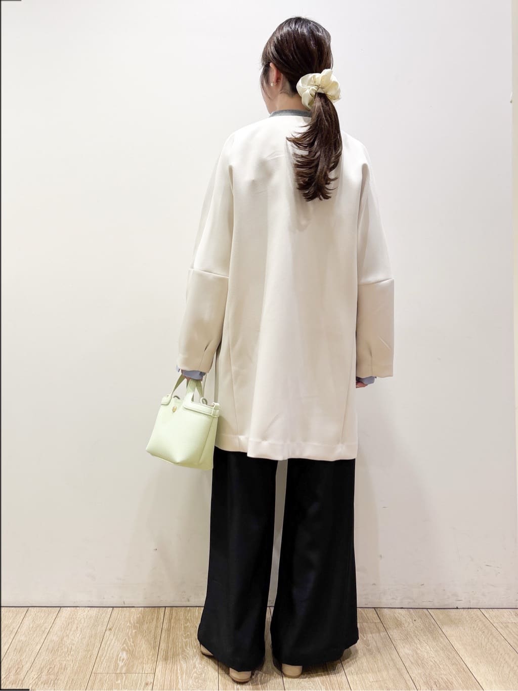 ayaさんの「index｜フォルムスリーブミドルコート【洗濯機OK】」を使ったコーディネート