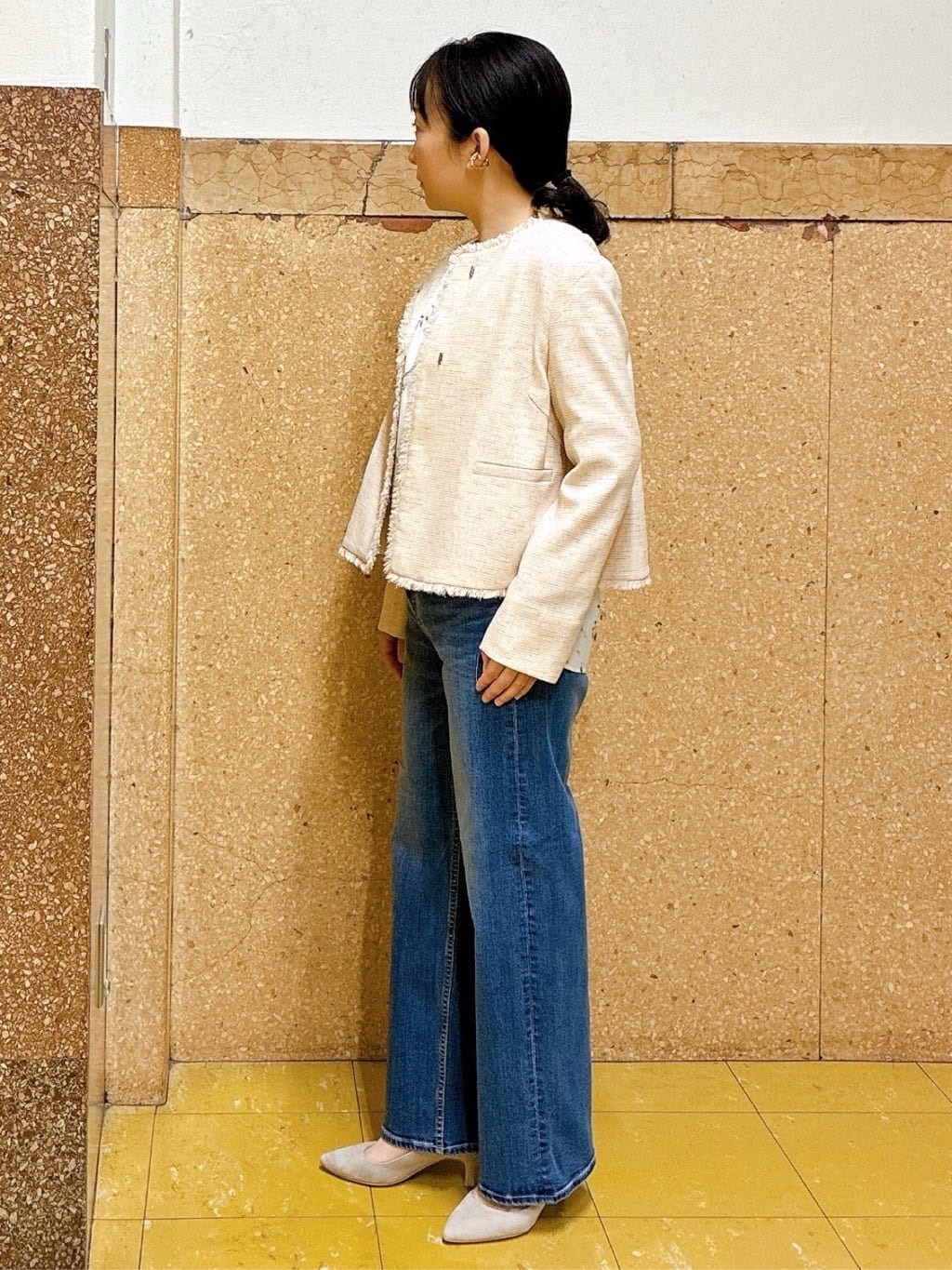 hattoriさんの「INDIVI｜【褒められデニム】ワイドストレート デニムパンツ」を使ったコーディネート